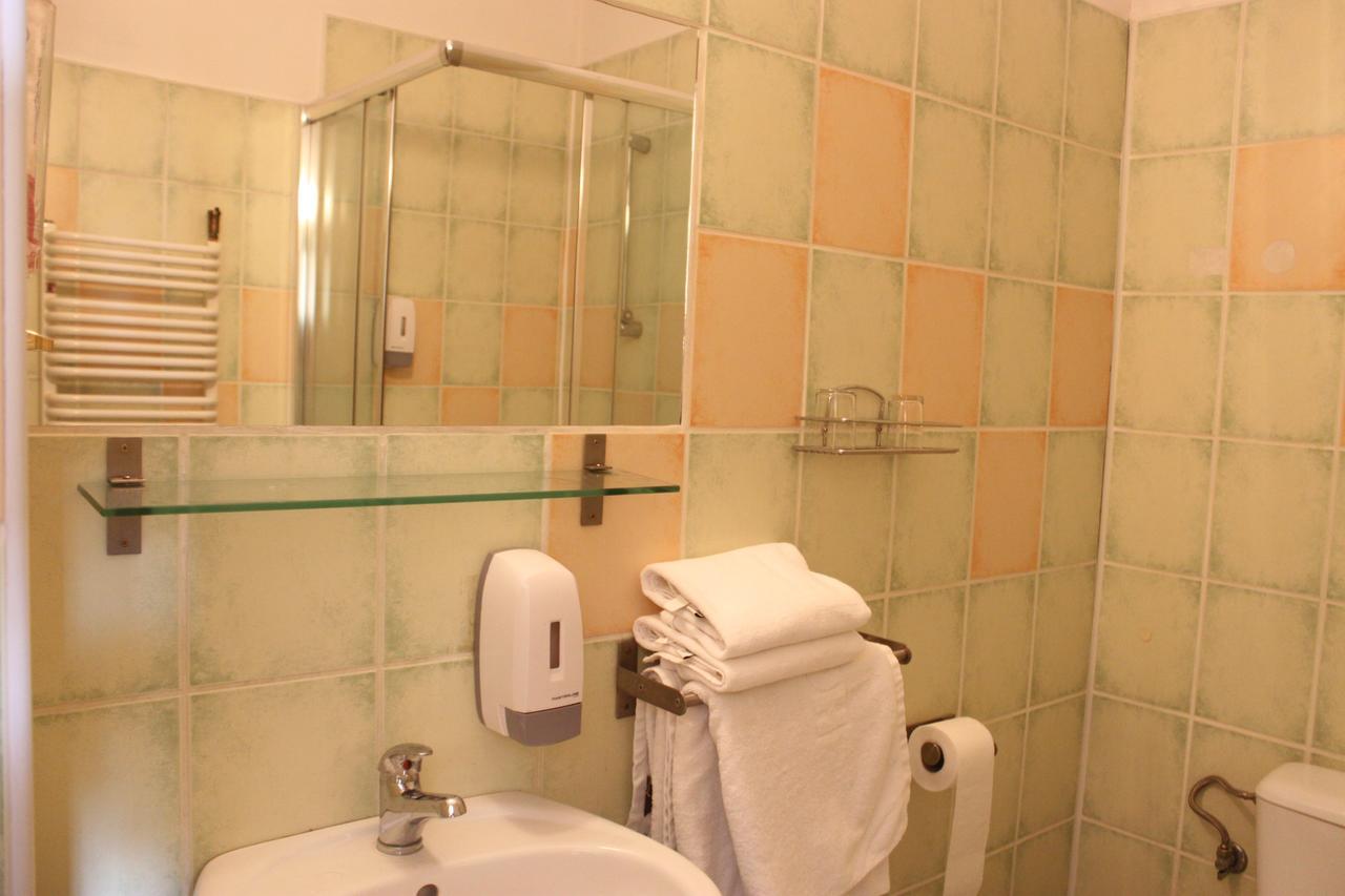 Hotel Pod Jeleniem Тухоля Экстерьер фото