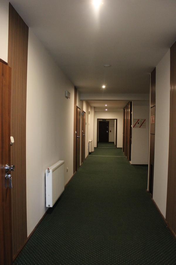 Hotel Pod Jeleniem Тухоля Экстерьер фото